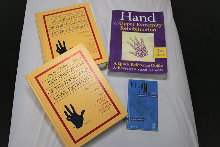 how to become a hand therapist