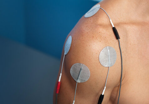 Thérapie physique, ou, chiropratique, traitement, d'un, homme, patient, blessé